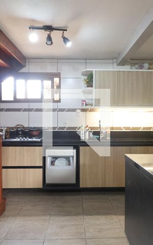 Casa à venda com 170m², 3 quartos e 2 vagasCozinha - Armários