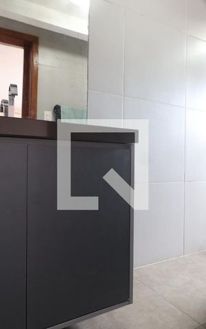 Casa à venda com 170m², 3 quartos e 2 vagasBanheiro suíte
