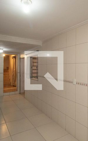 Casa à venda com 180m², 4 quartos e 2 vagas Casa à venda com 180m², 4 quartos e 2 vagasCozinha