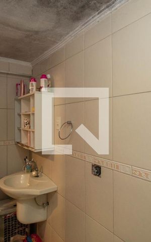 Casa à venda com 180m², 4 quartos e 2 vagas Casa à venda com 180m², 4 quartos e 2 vagasBanheiro 2
