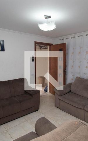 Casa à venda com 180m², 4 quartos e 2 vagas Casa à venda com 180m², 4 quartos e 2 vagasSala