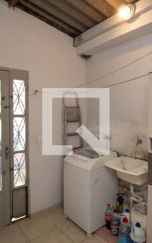 Casa à venda com 180m², 4 quartos e 2 vagas Casa à venda com 180m², 4 quartos e 2 vagasÁrea de Serviço