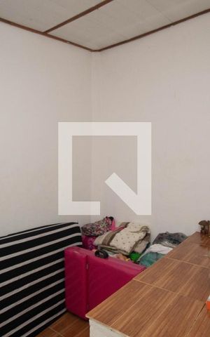 Casa à venda com 180m², 4 quartos e 2 vagas Casa à venda com 180m², 4 quartos e 2 vagasQuarto 3