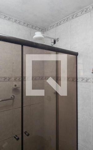Casa à venda com 180m², 4 quartos e 2 vagas Casa à venda com 180m², 4 quartos e 2 vagasBanheiro 1