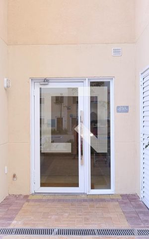 Apartamento para alugar com 33m², 2 quartos e sem vagaÁrea comum - Entrada do prédio