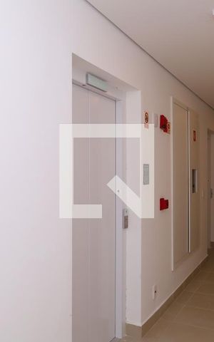 Apartamento para alugar com 33m², 2 quartos e sem vagaÁrea comum - Saguão do andar