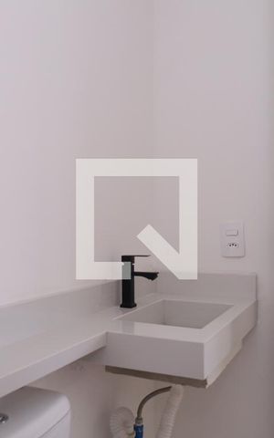 Apartamento para alugar com 33m², 2 quartos e sem vagaBanheiro