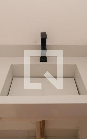 Apartamento para alugar com 33m², 2 quartos e sem vagaBanheiro