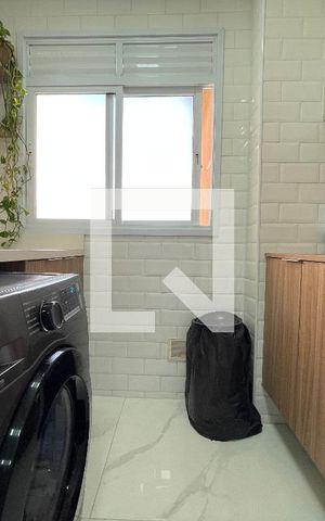 Apartamento à venda com 190m², 3 quartos e 3 vagas Apartamento à venda com 190m², 3 quartos e 3 vagasLavanderia