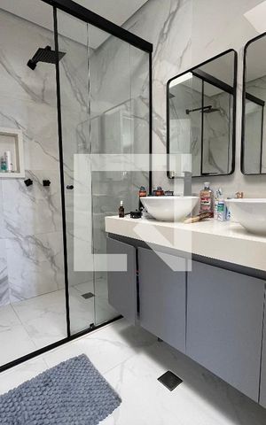 Apartamento à venda com 190m², 3 quartos e 3 vagas Apartamento à venda com 190m², 3 quartos e 3 vagasBanheiro da Suíte 1