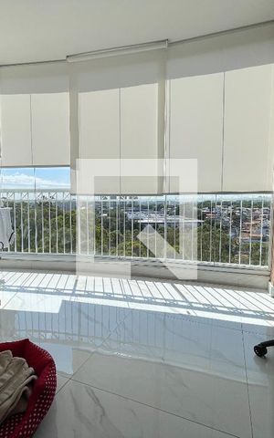 Apartamento à venda com 190m², 3 quartos e 3 vagas Apartamento à venda com 190m², 3 quartos e 3 vagasVaranda da Sala