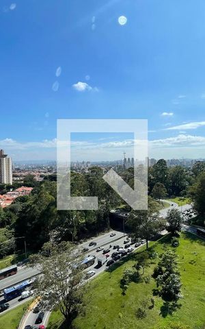 Apartamento à venda com 190m², 3 quartos e 3 vagas Apartamento à venda com 190m², 3 quartos e 3 vagasVista