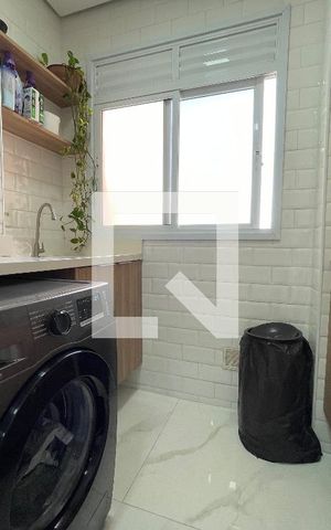 Apartamento à venda com 190m², 3 quartos e 3 vagas Apartamento à venda com 190m², 3 quartos e 3 vagasLavanderia