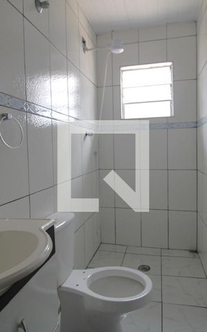 Casa à venda com 240m², 2 quartos e 2 vagasBanheiro 
