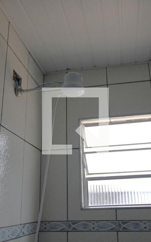 Casa à venda com 240m², 2 quartos e 2 vagasBanheiro 