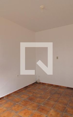 Casa à venda com 240m², 2 quartos e 2 vagasSala