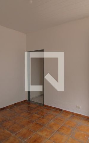 Casa à venda com 240m², 2 quartos e 2 vagasSala