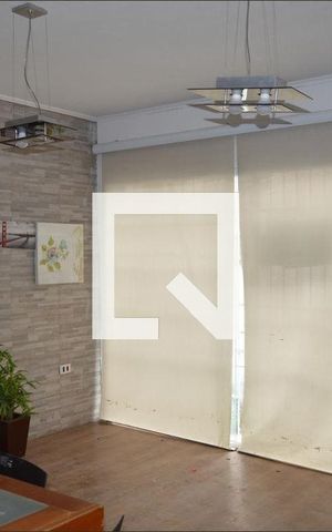 Casa à venda com 110m², 3 quartos e sem vaga Casa à venda com 110m², 3 quartos e sem vagaSala