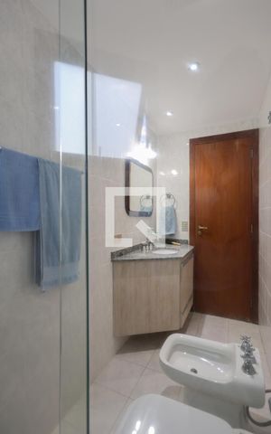 Apartamento à venda com 156m², 4 quartos e 3 vagas Apartamento à venda com 156m², 4 quartos e 3 vagasBanheiro