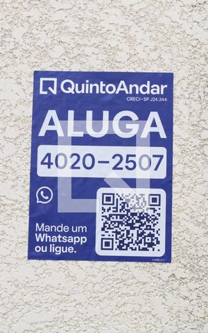 Apartamento à venda com 43m², 2 quartos e 1 vagaPlaca instalada na fachada do condomínio
