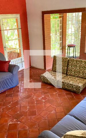 Casa à venda com 3612m², 4 quartos e 6 vagas Casa à venda com 3612m², 4 quartos e 6 vagasSala