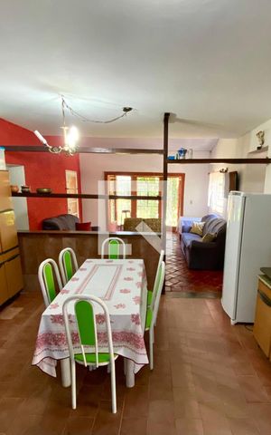 Casa à venda com 3612m², 4 quartos e 6 vagas Casa à venda com 3612m², 4 quartos e 6 vagasCozinha