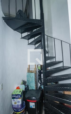 Apartamento para alugar com 68m², 1 quarto e 1 vaga Apartamento para alugar com 68m², 1 quarto e 1 vagaEscada