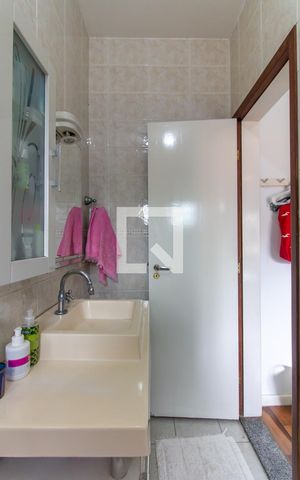 Casa para alugar com 238m², 4 quartos e 2 vagas Casa para alugar com 238m², 4 quartos e 2 vagasBanheiro da Suíte 1