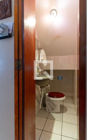 Casa para alugar com 238m², 4 quartos e 2 vagas Casa para alugar com 238m², 4 quartos e 2 vagasLavabo