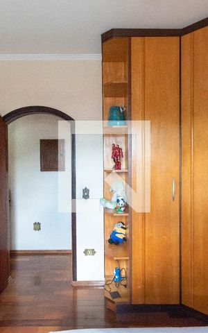 Casa para alugar com 250m², 5 quartos e 5 vagas Casa para alugar com 250m², 5 quartos e 5 vagasQuarto 1