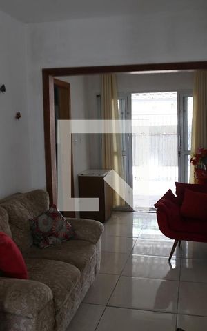 Casa à venda com 58m², 2 quartos e 2 vagasSala