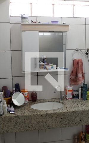 Casa à venda com 58m², 2 quartos e 2 vagasBanheiro