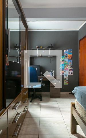 Casa à venda com 350m², 4 quartos e 2 vagas Casa à venda com 350m², 4 quartos e 2 vagasQuarto 2