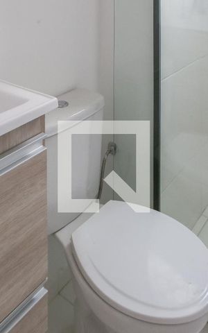 Apartamento à venda com 36m², 2 quartos e sem vaga Apartamento à venda com 36m², 2 quartos e sem vagaBanheiro