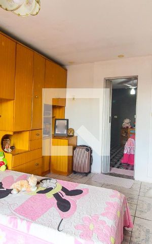 Casa à venda com 112m², 4 quartos e 3 vagas Casa à venda com 112m², 4 quartos e 3 vagasSuíte