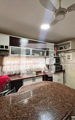 Casa de condomínio à venda com 700m², 4 quartos e 5 vagas Casa de condomínio à venda com 700m², 4 quartos e 5 vagasCozinha