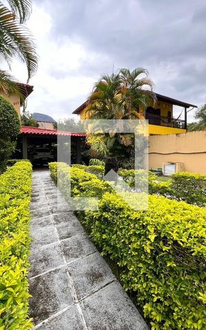Casa de condomínio à venda com 700m², 4 quartos e 5 vagas Casa de condomínio à venda com 700m², 4 quartos e 5 vagasQuintal - Frente Casa