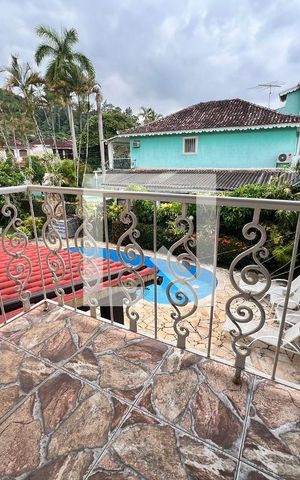 Casa de condomínio à venda com 700m², 4 quartos e 5 vagas Casa de condomínio à venda com 700m², 4 quartos e 5 vagasVaranda - Suite 02