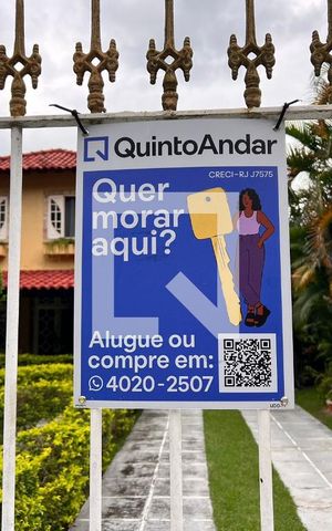 Casa de condomínio à venda com 700m², 4 quartos e 5 vagas Casa de condomínio à venda com 700m², 4 quartos e 5 vagasPlaquinha