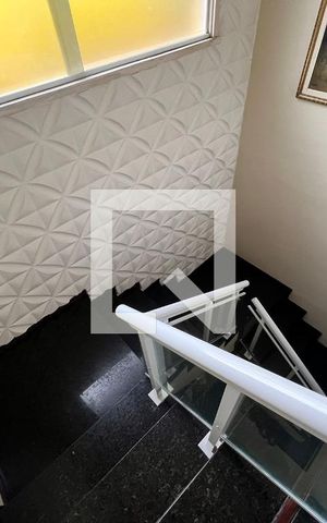 Casa de condomínio à venda com 700m², 4 quartos e 5 vagas Casa de condomínio à venda com 700m², 4 quartos e 5 vagasSegundo andar