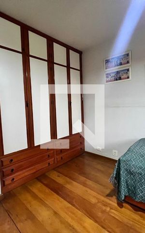 Casa de condomínio à venda com 700m², 4 quartos e 5 vagas Casa de condomínio à venda com 700m², 4 quartos e 5 vagasQuarto 01