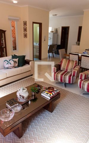 Casa à venda com 180m², 3 quartos e 4 vagas Casa à venda com 180m², 3 quartos e 4 vagasSALA