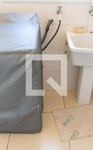 Casa à venda com 180m², 3 quartos e 4 vagas Casa à venda com 180m², 3 quartos e 4 vagasÁREA DE SERVIÇO