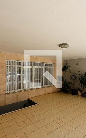 Casa à venda com 317m², 4 quartos e 2 vagas Casa à venda com 317m², 4 quartos e 2 vagasGaragem