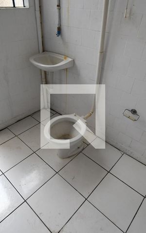 Casa à venda com 216m², 2 quartos e 2 vagasBanheiro de serviço