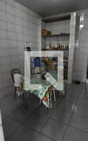 Casa à venda com 216m², 2 quartos e 2 vagasCozinha / Copa