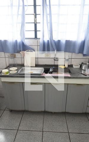 Casa à venda com 216m², 2 quartos e 2 vagasCozinha