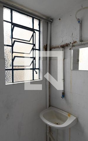 Casa à venda com 216m², 2 quartos e 2 vagasBanheiro de serviço