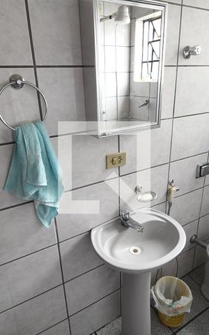 Casa à venda com 216m², 2 quartos e 2 vagasBanheiro
