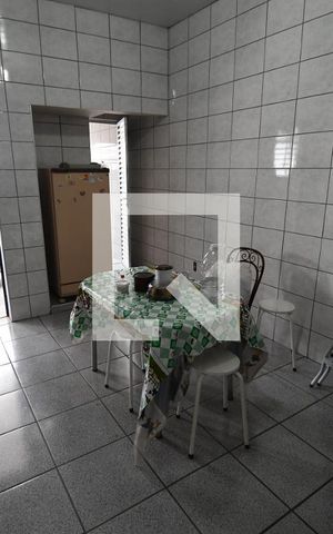 Casa à venda com 216m², 2 quartos e 2 vagasCozinha / Copa